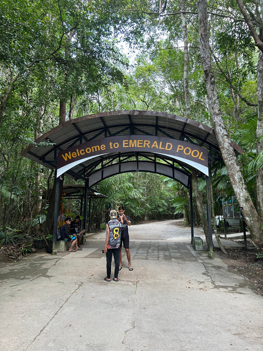 Découvrez l'Emerald Pool à Krabi : Un Joyau Naturel à Couper le Souffle